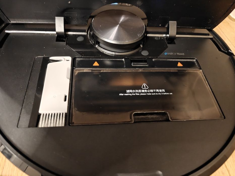 Vând aspirator robot roborock s6