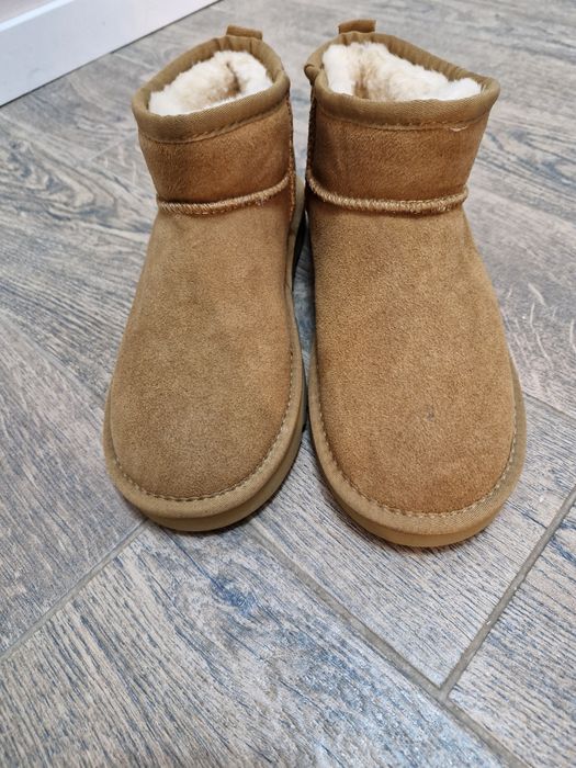 Cizme ugg mini noua nr.39