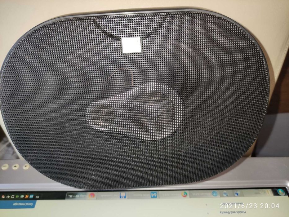 Boxe auto JBL 6” x 9” 2 bucati cu 3 cai. Putere 70W RMS / 210W Peak