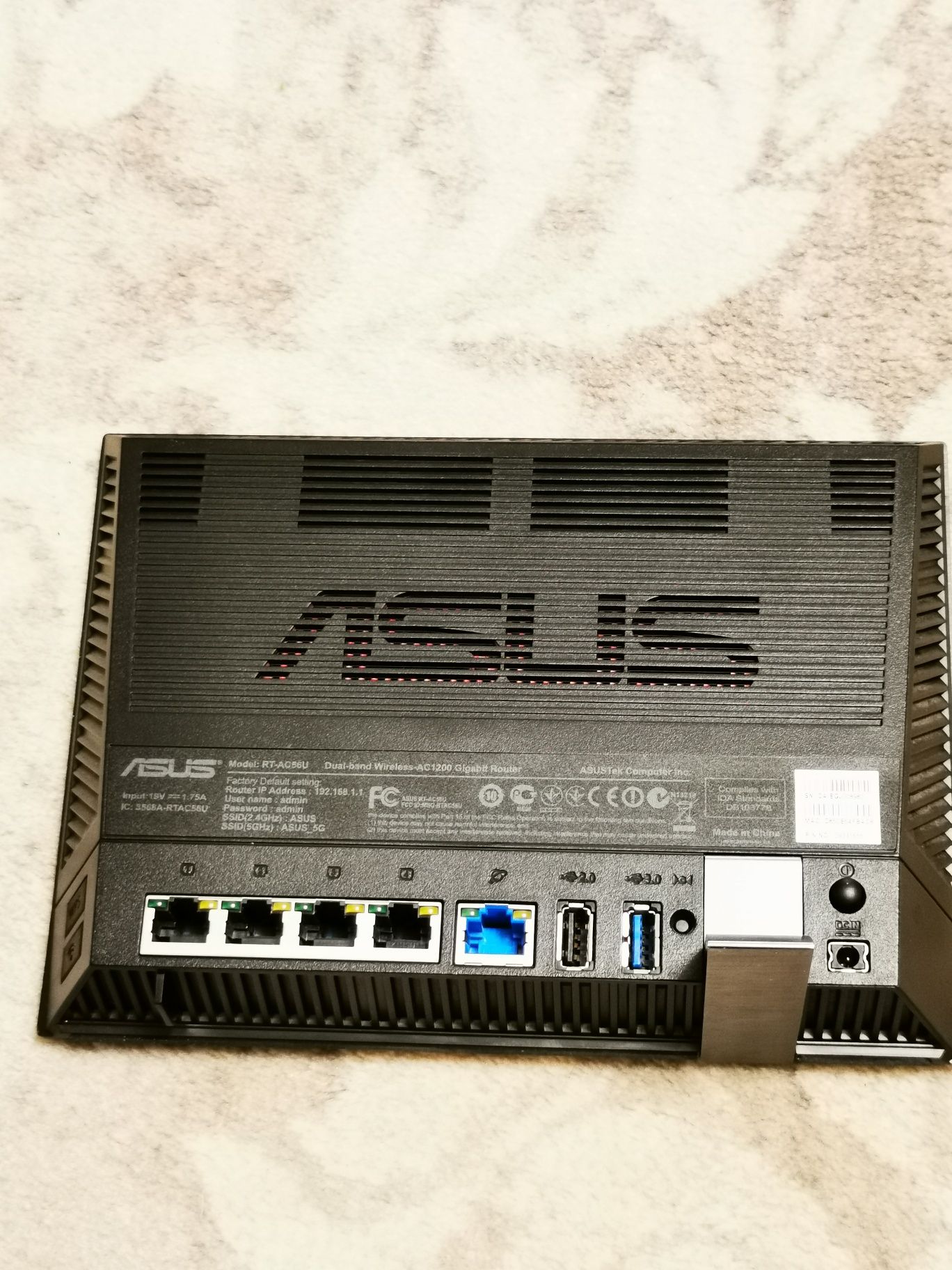Vand router Asus RT-AC56U, gigabit dual band

Router w