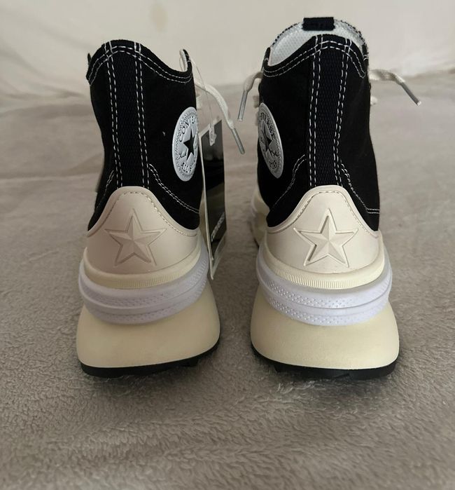 Converse nr 40 noi .