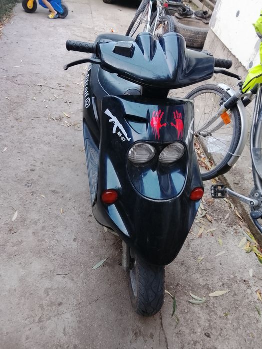 Vând scuter malaguti f10
