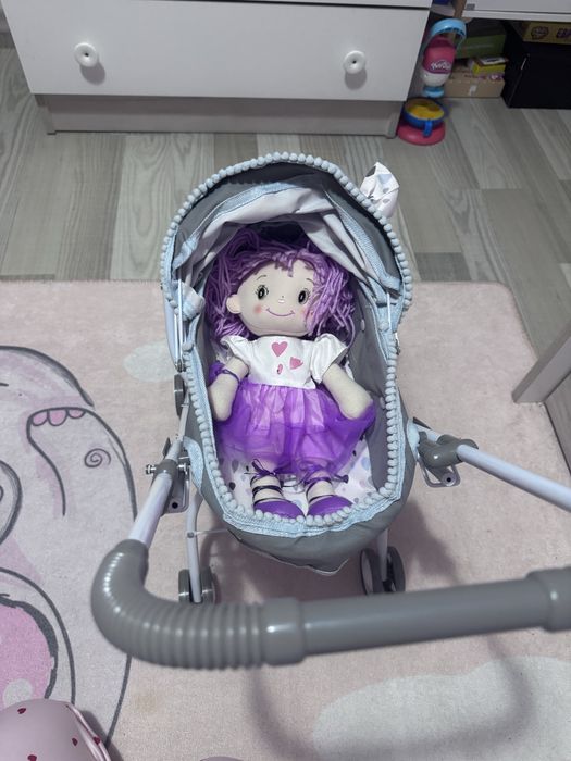 Детска количка с кукла