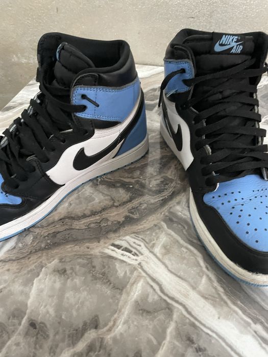 Jordan 1 high UNC toe