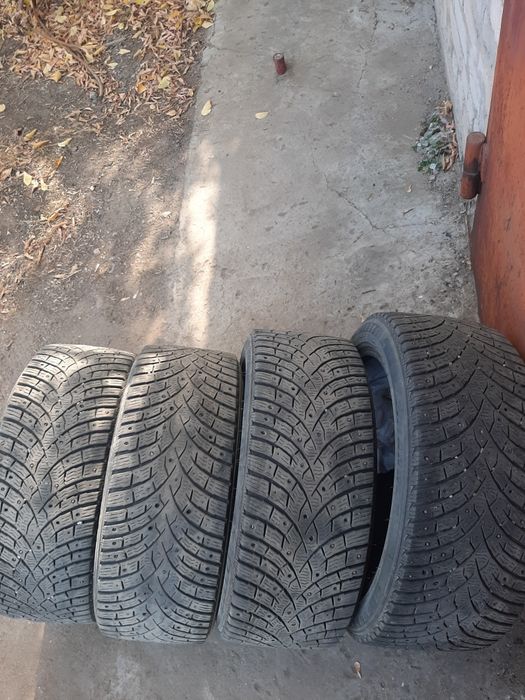Продам шины 235/45/18 трианжела
