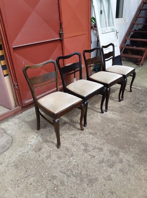 Set 4 scaune lemn impecabile