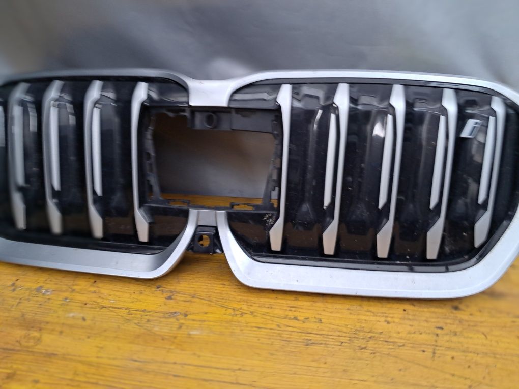 Грил решетка BMW X1 U11
