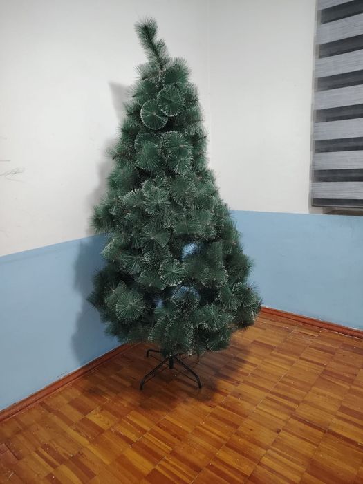 Ёлка новогодняя искусственная б/у