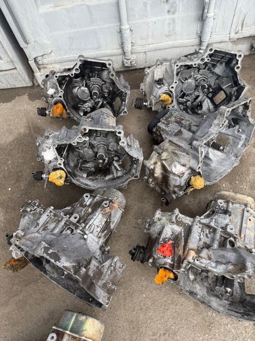 Мазда каробка 626,323