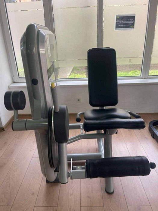 Vând 4 aparate fitness profesionale Technogym
