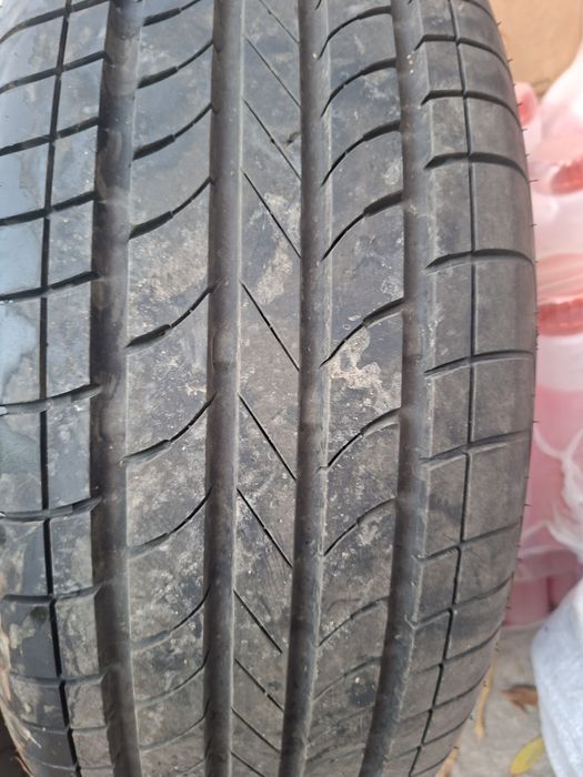 Авто шины янги юрмаган
