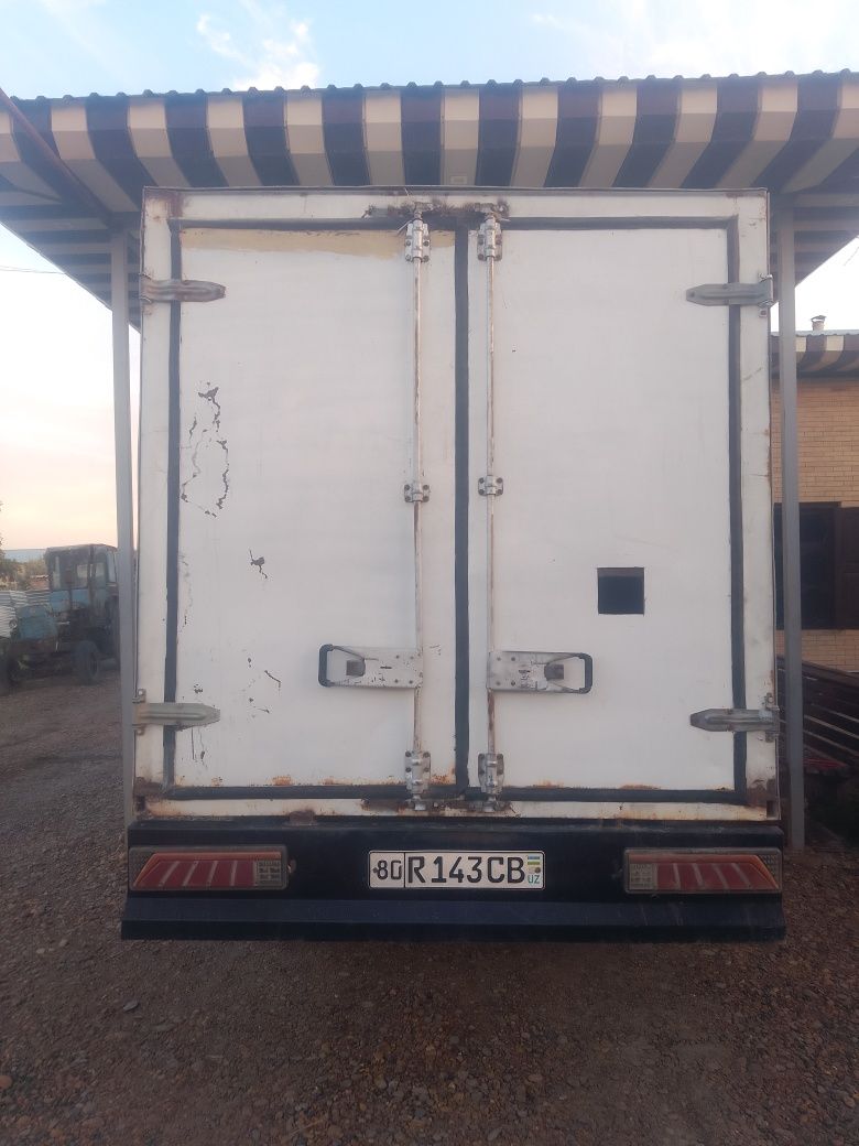 Ford sotiladi  yilli 92