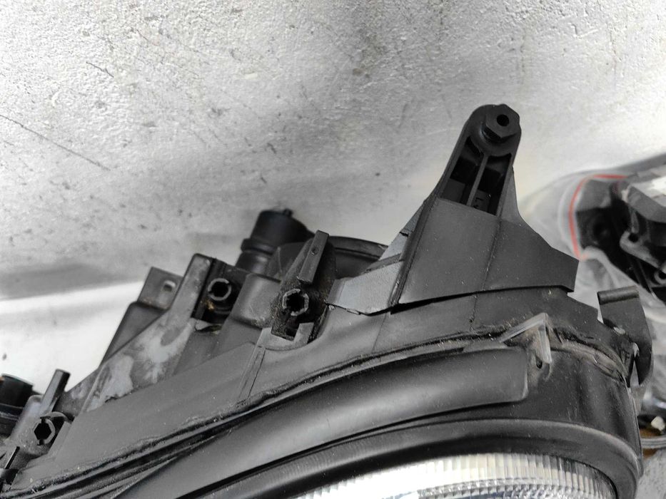 Оригинални фарове Мерцедес Е 211 Mercedes  E 211 Bixenon  Adaptive