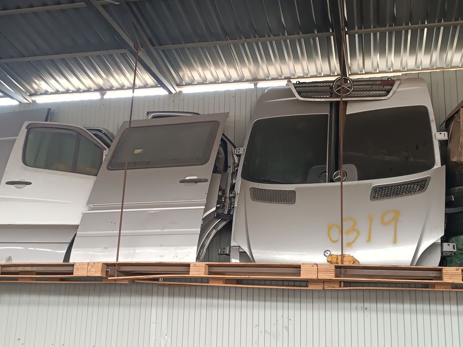 Mercedes sprinter двигатель двери