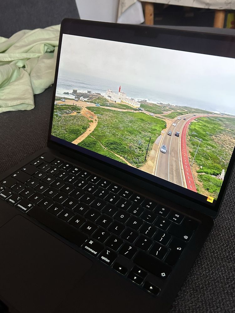 Macbook Air M2 16ram