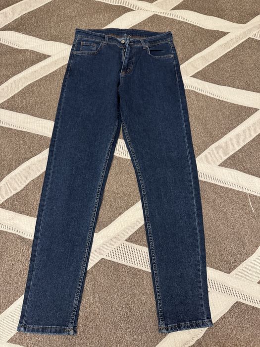 Мужские темно-синие джинсы