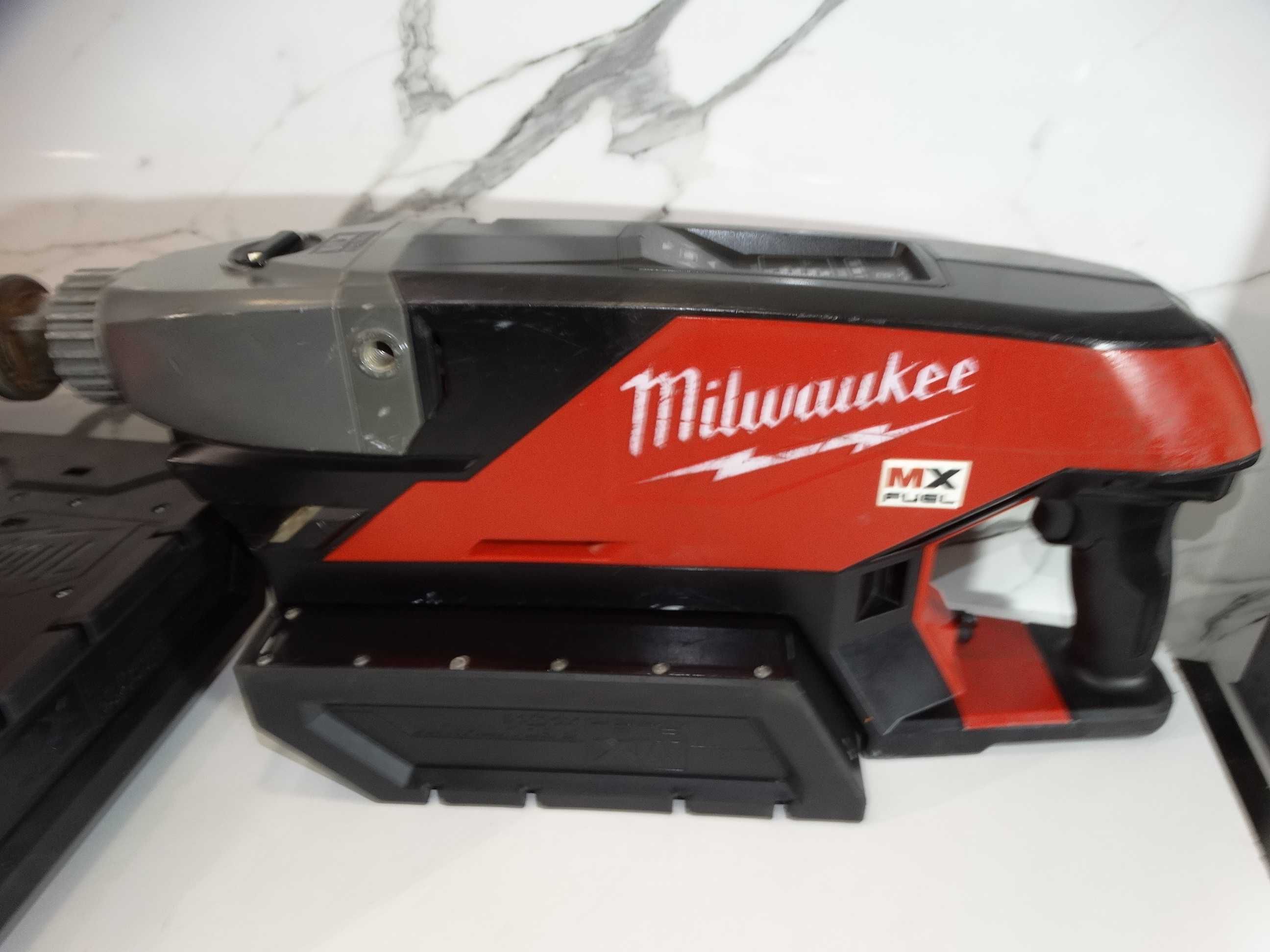 Milwaukee MXF DCD 150 / 2 x 6.0 Ah - Диамантено пробивна машина