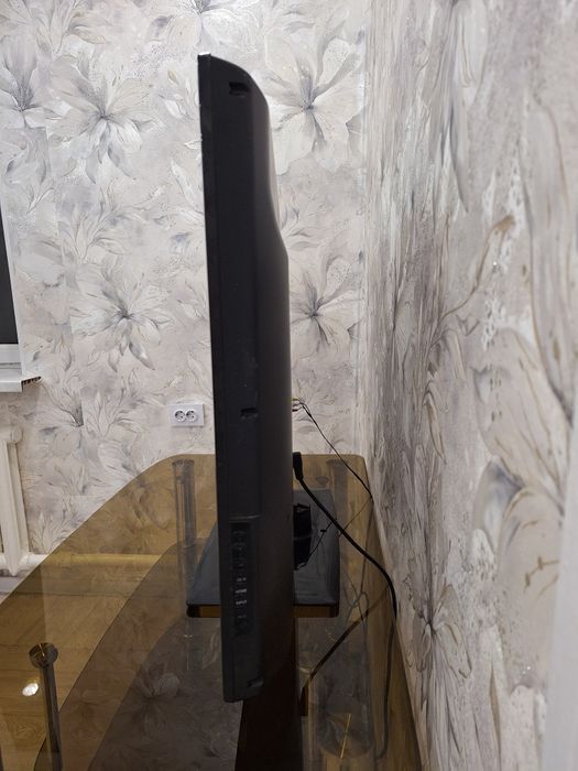 Телевизор плоский