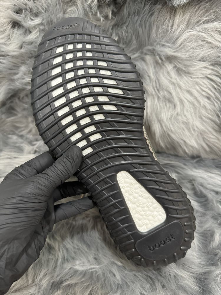 36-46 Yeezy 350 v2 Beluga Carbon