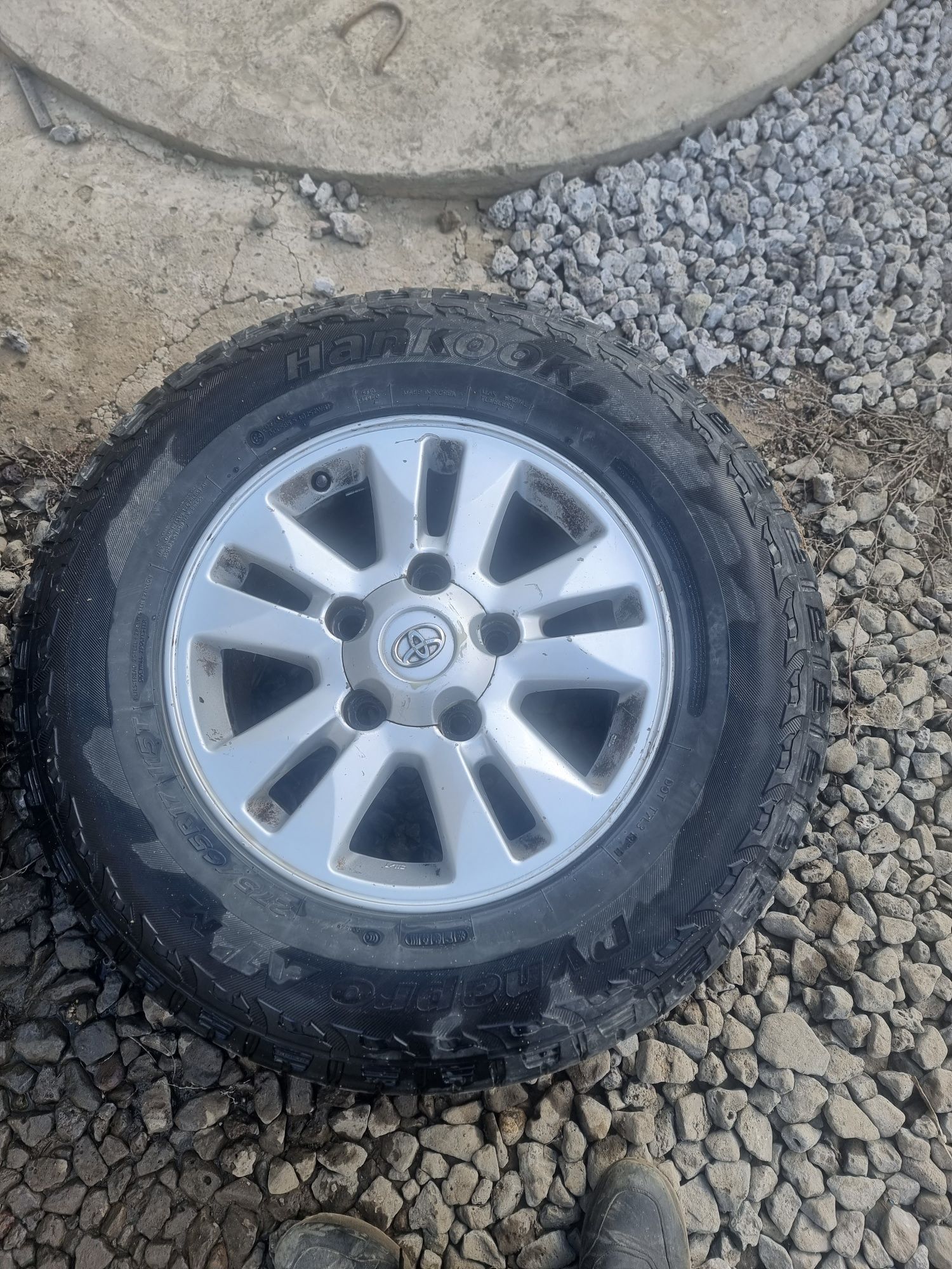 Продам резину с дисками крузак 100 200 Lx 470