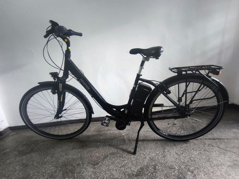 Bicicleta electrica aproape noua