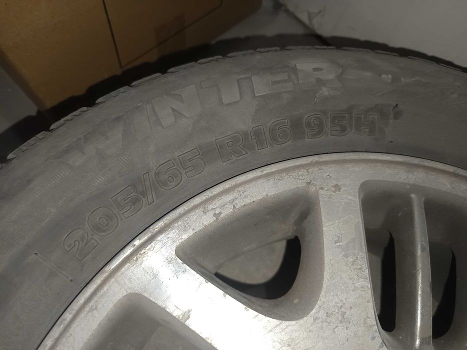 Зимни Гуми с джанти от субаро аутбек 2005г.