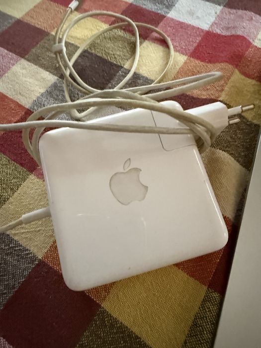 MacBook Air лаптоп