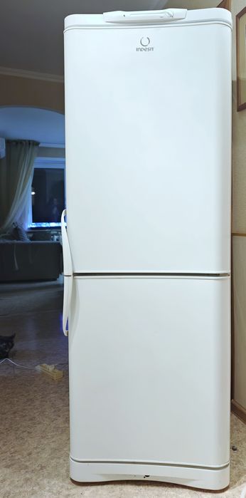 Холодильник Indesit