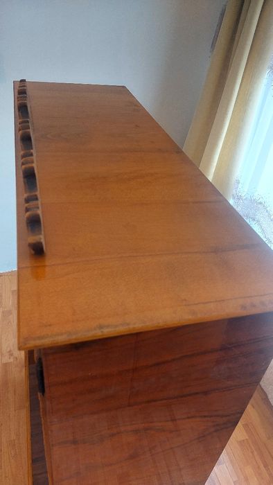 Vitrina mobila din lemn