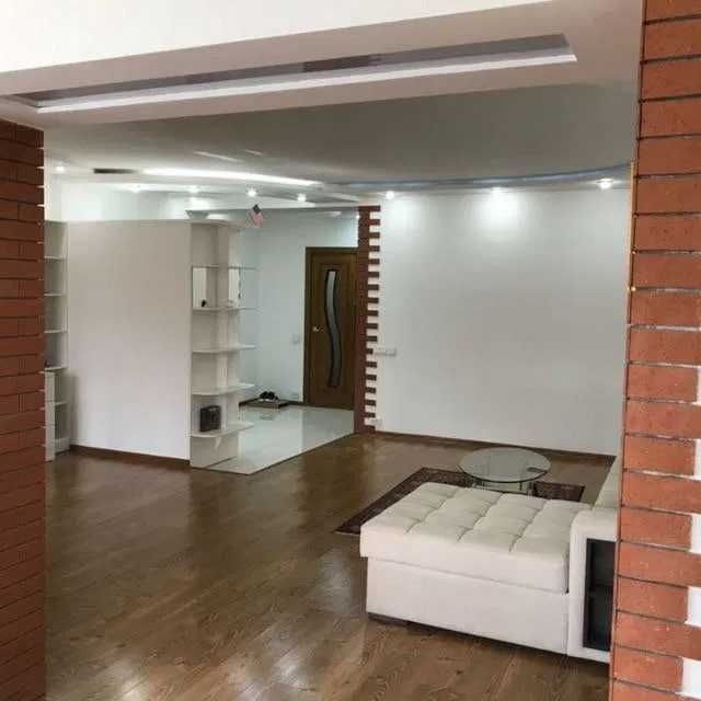 В центре города продается квартира Ц1 ор Эко парк 3/3/4  93м2