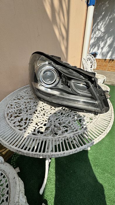 Far dreapta mercedes C-Class (w204)