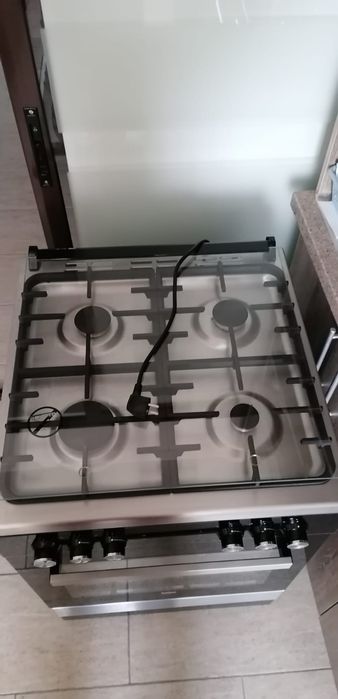 Aragaz Beko FSM62530DXMS clasa A mixt cuptor electric