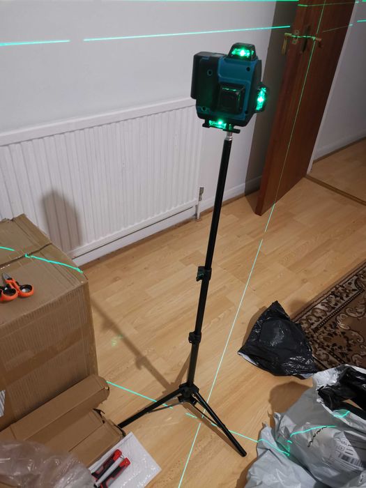 Nivela laser 16 linii 4 D cu trepied și Autonivelare