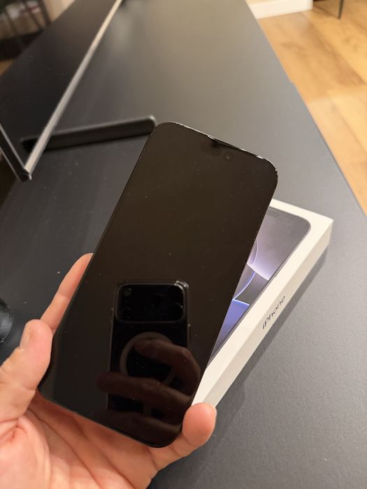 Iphone 16 pro max - ESIM only !!! De America !!! 256 Black Titanium