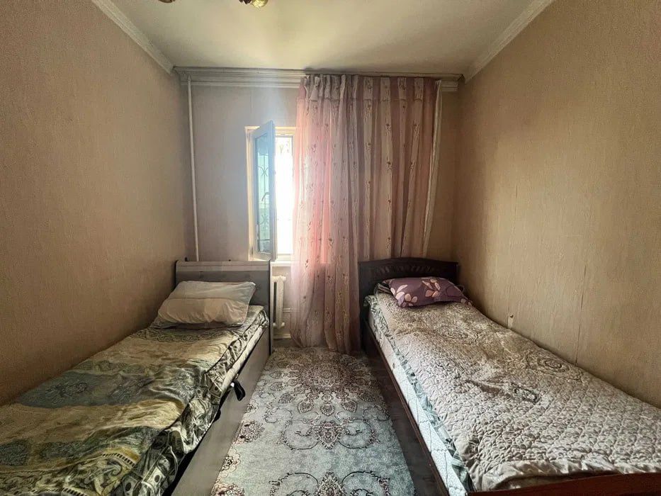 Продаю 3-х комнатную квартиру Сергели 8