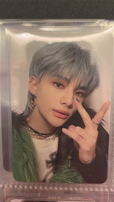 Kpop карти на различни групи