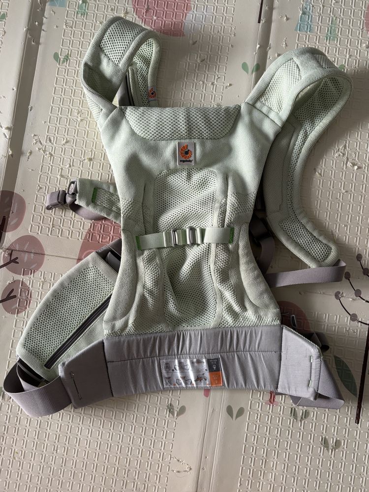 Ergobaby ergonomic