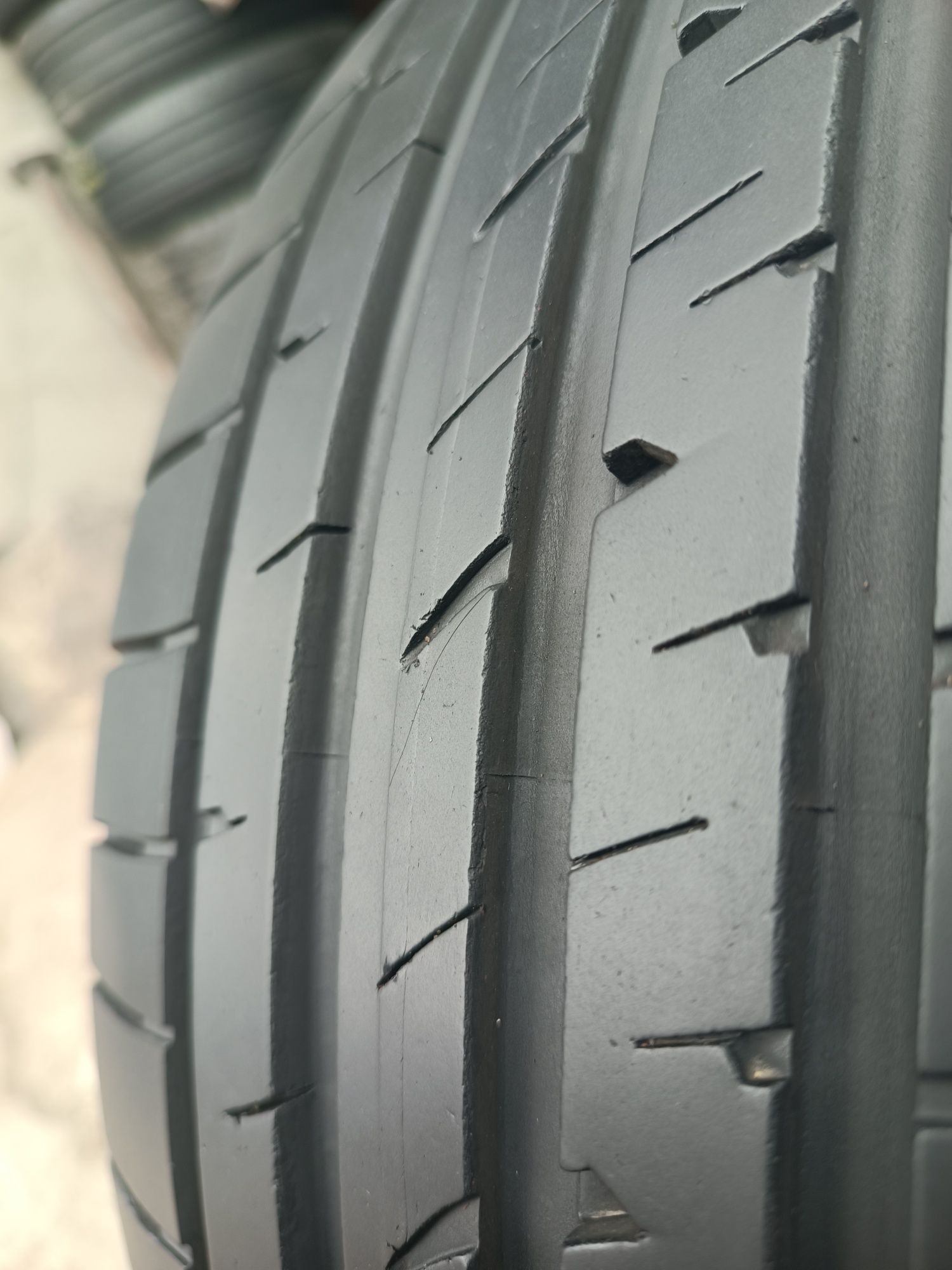 225/40/19 и 255/35/19 Goodyear