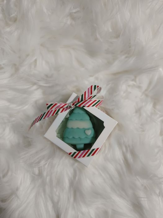 Lumânare brăduț - cadouri pentru cei dragi