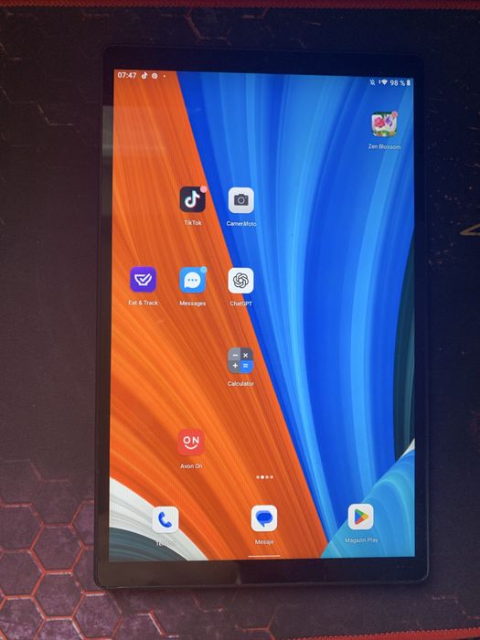 Vând tabletă Lenovo