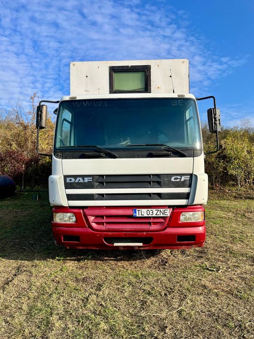 Pavilion apicol capacitate 84 de familii marca DAF