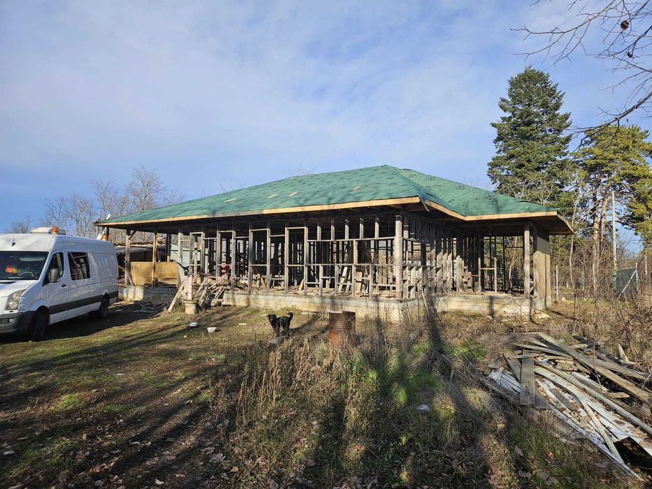 Teren si casa de vanzare