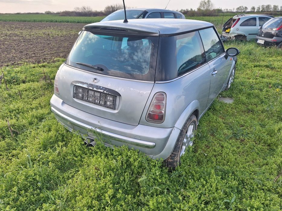 Dezmembrez mini cooper 1.6 benzina