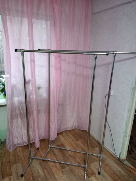 Продам стойки.вешалки новые