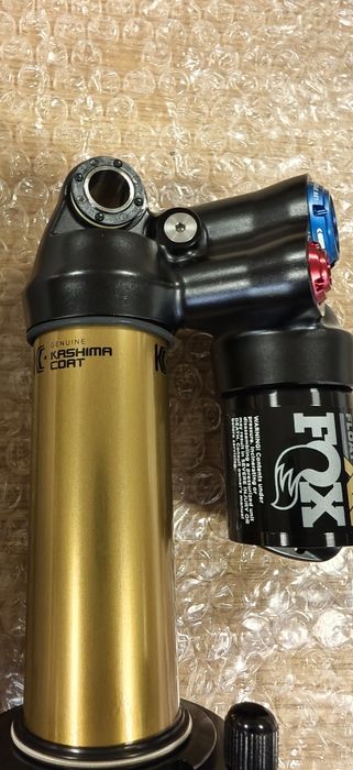 Заден амортисьор/Шок FOX Float X2 Factory 250x70mm Kashima 2024