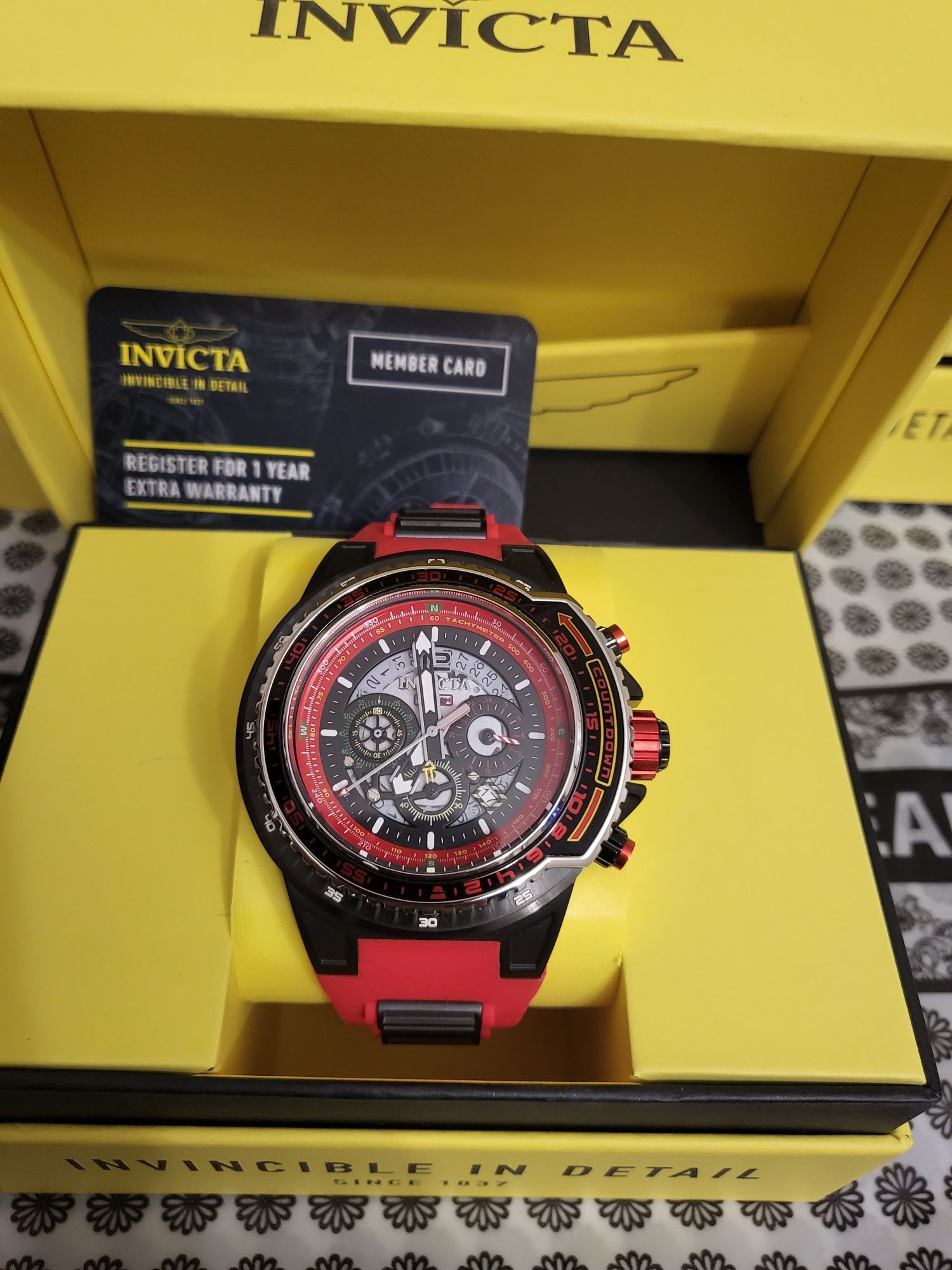 Invicta AVIATOR 53mm Black and Red