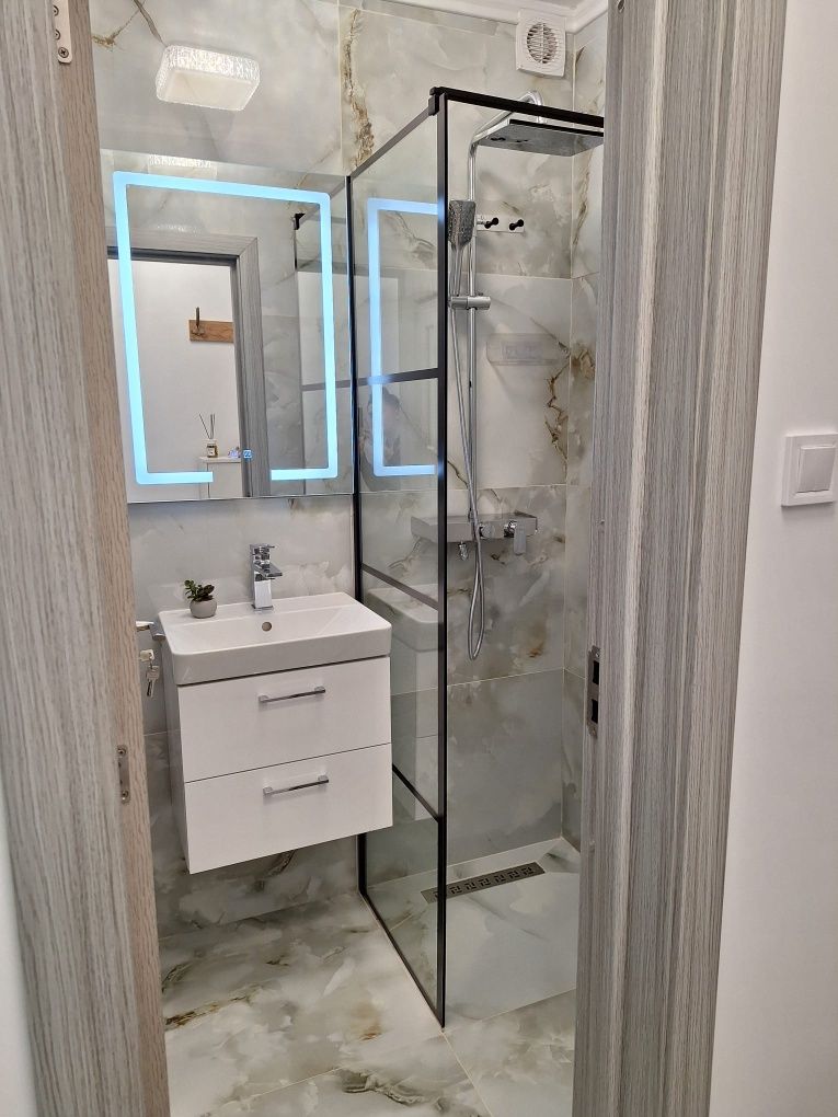 Inchieriez apartament