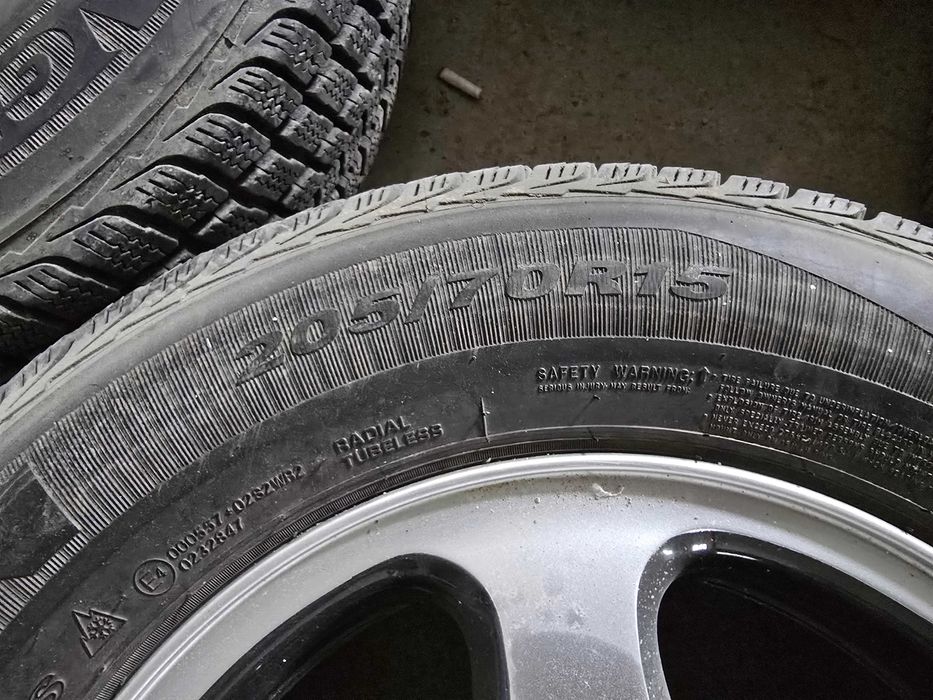 Оригинални джанти с гуми за Субару 205/70 R15