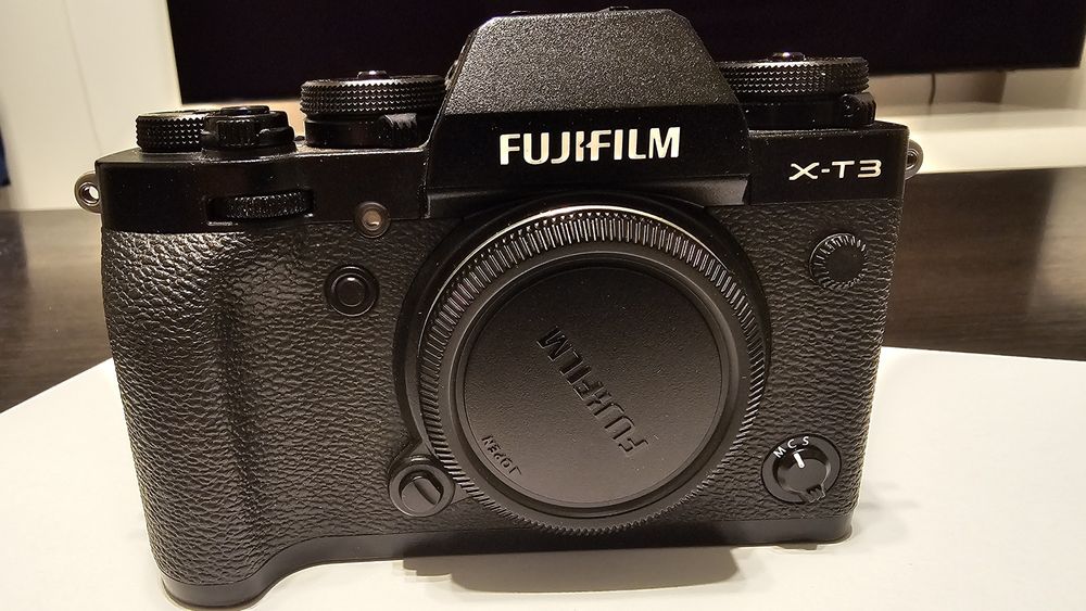 Fujifilm XT3 cu obiectiv XC 15-45mm