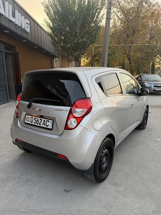 2012-yil 1 li mator 2 ta eshi sepilgan qogan joyi toza